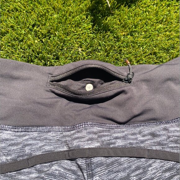 Lululemon Speed nUp 2.5inch Black and Grey Short - Picture 5 of 5